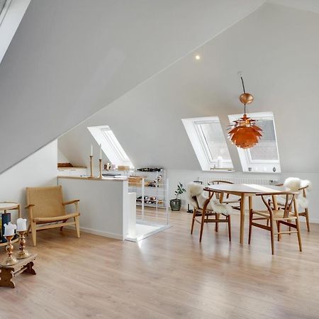 Bath Tub Penthouse In The City Aalborg Exterior photo