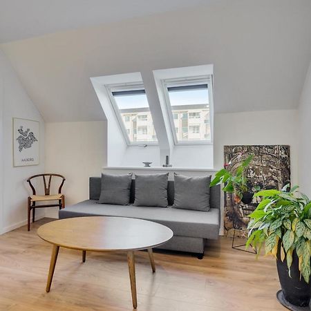 Bath Tub Penthouse In The City Aalborg Exterior photo