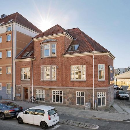 Bath Tub Penthouse In The City Aalborg Exterior photo