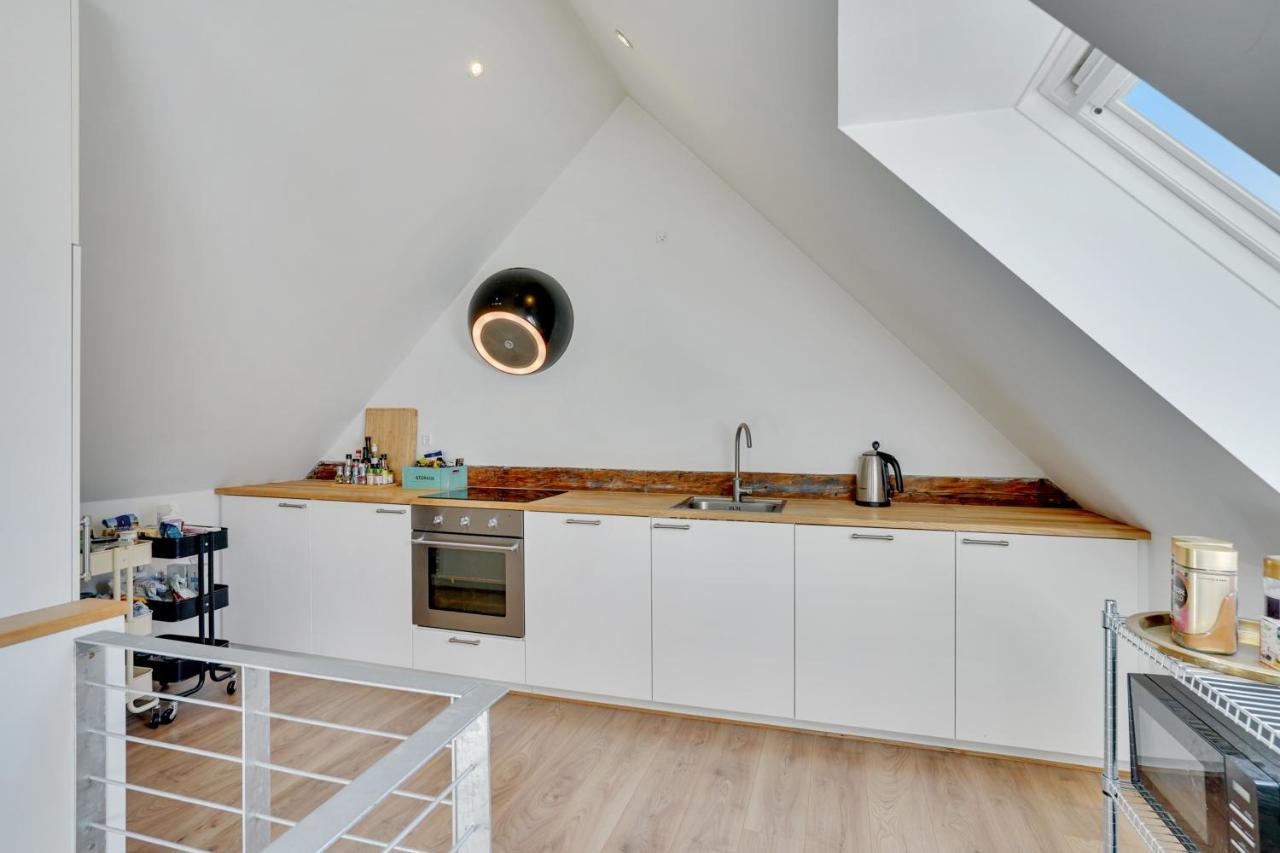 Bath Tub Penthouse In The City Aalborg Exterior photo