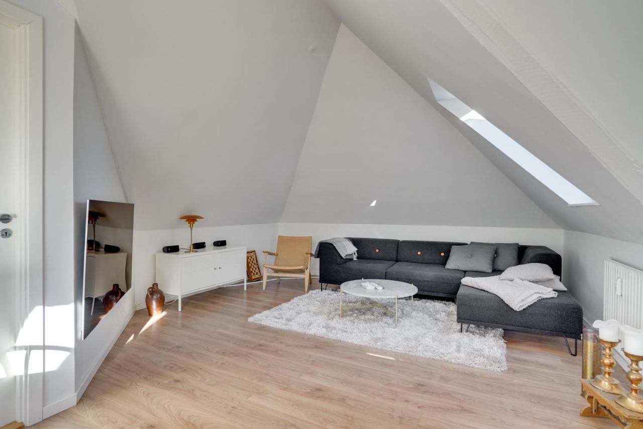 Bath Tub Penthouse In The City Aalborg Exterior photo