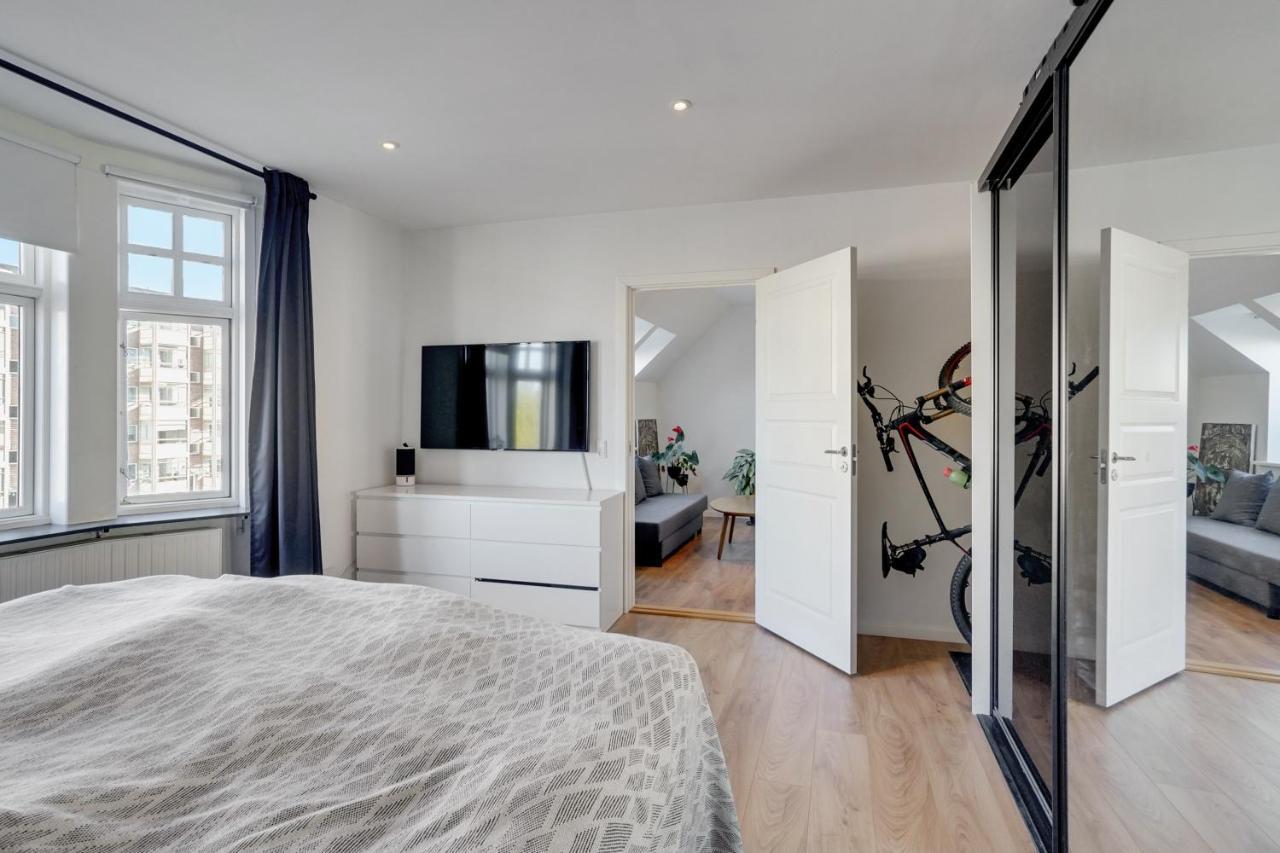 Bath Tub Penthouse In The City Aalborg Exterior photo
